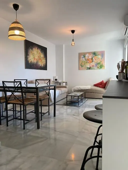 Moderno Vista Mar: Apartamento Familiar con Piscinas y Playa Cercana El Puerto de Santa Maria