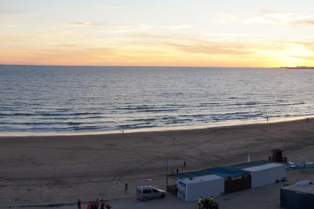 Moderno Vista Mar: Apartamento Familiar con Piscinas y Playa Cercana El Puerto de Santa Maria
