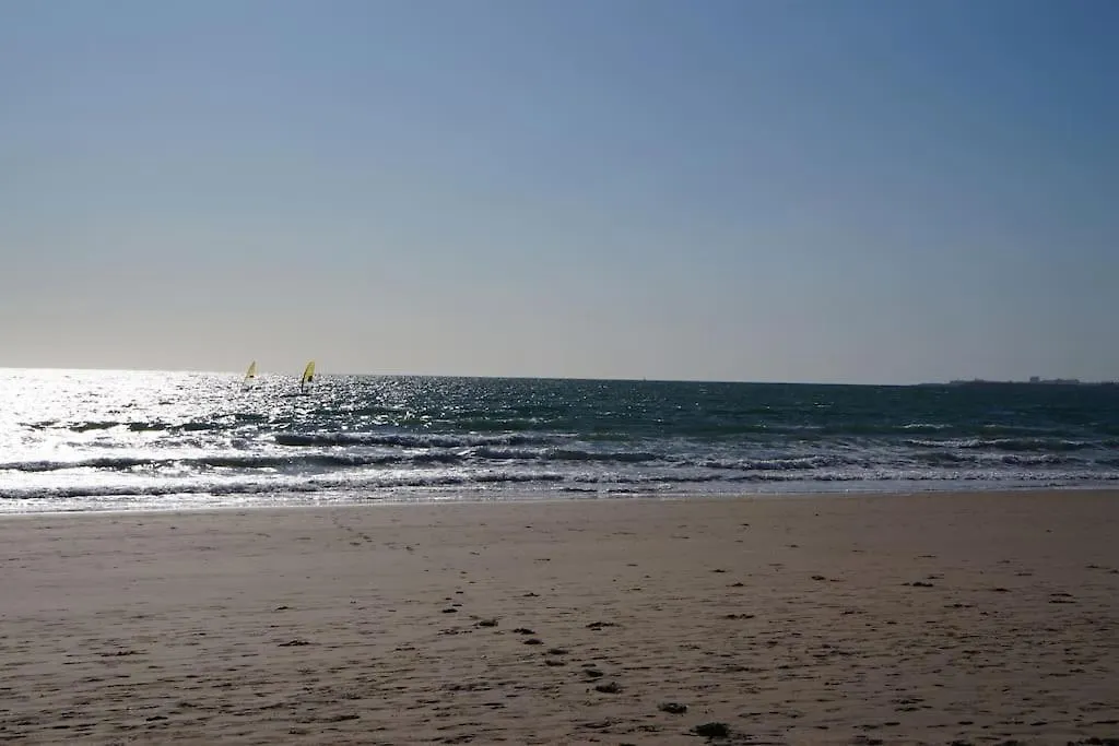 Moderno Vista Mar: Apartamento Familiar con Piscinas y Playa Cercana El Puerto de Santa Maria Apartment