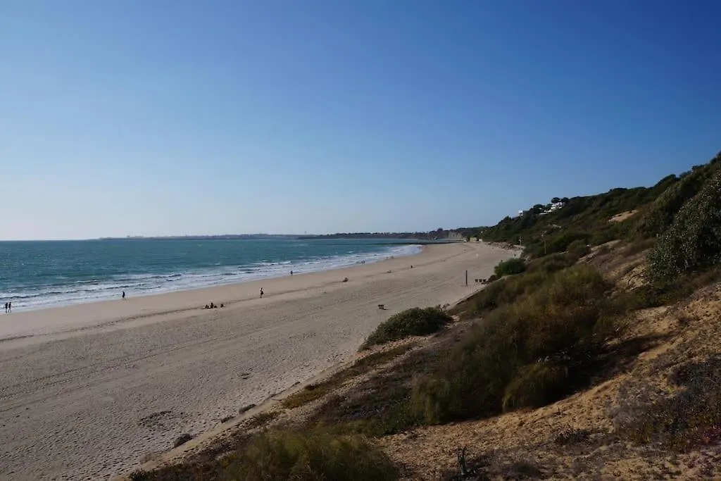 Moderno Vista Mar: Apartamento Familiar con Piscinas y Playa Cercana El Puerto de Santa Maria Spain