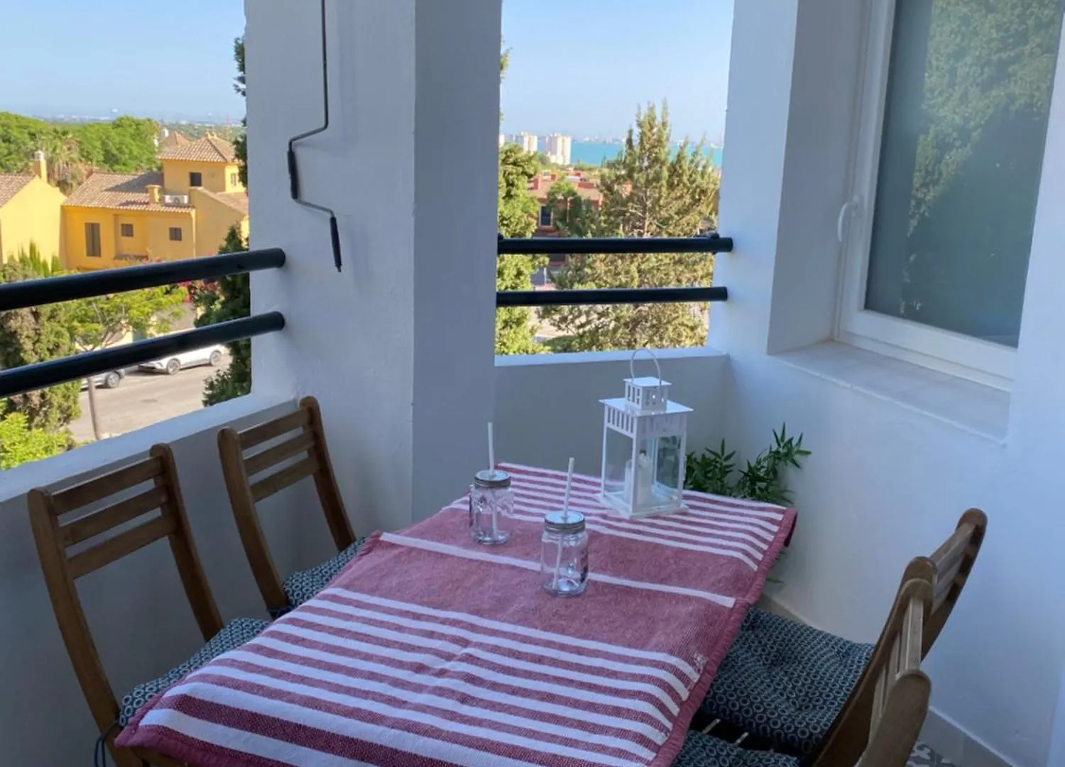 Moderno Vista Mar: Apartamento Familiar con Piscinas y Playa Cercana El Puerto de Santa Maria Spain